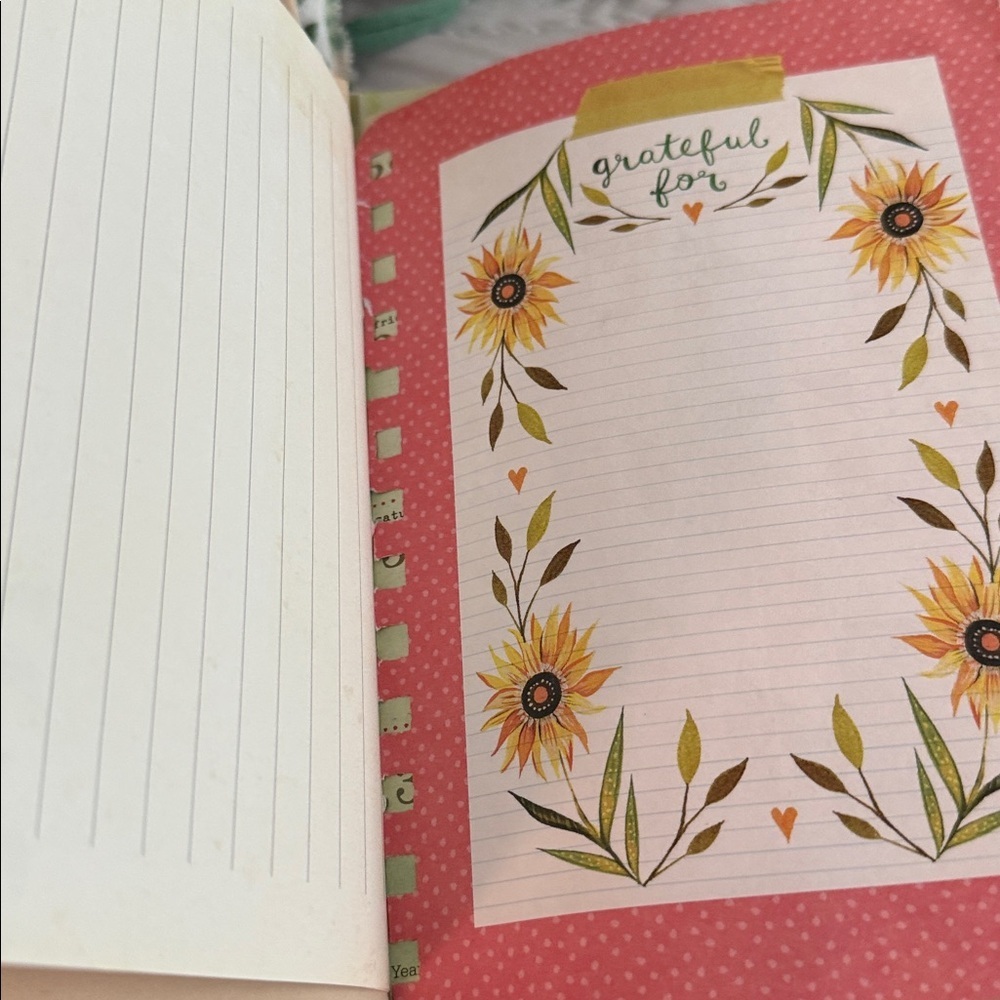Handmade Junk Journal 6x9 72 Pages Pouch - Picture 11 of 12